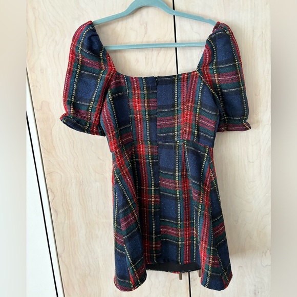 Perfect in plaid vestique dress! Size medium - Picture 3 of 5